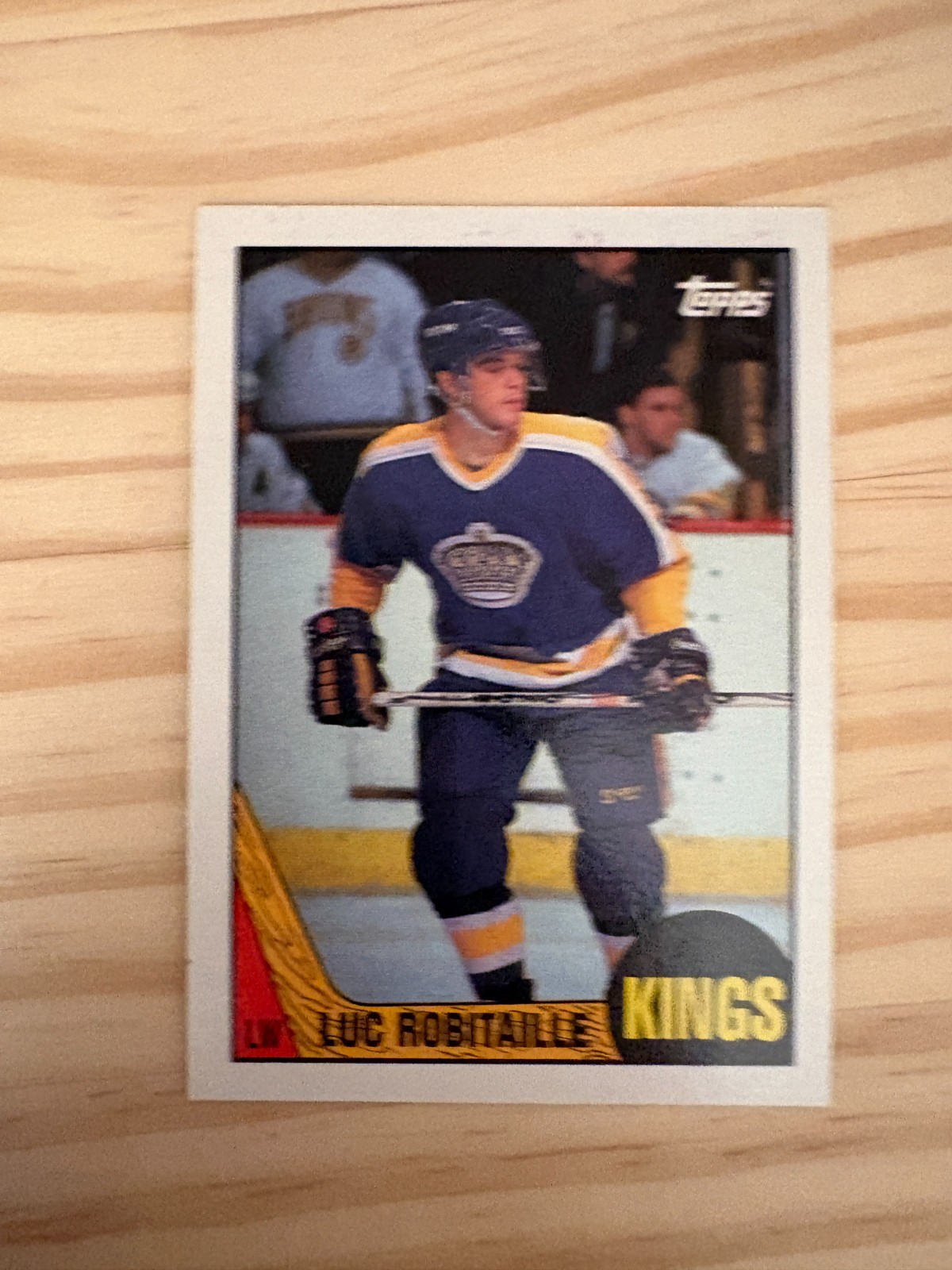 1987-88 Topps #42 Luc Robitaille RC - Los Angeles Kings (invAv1)