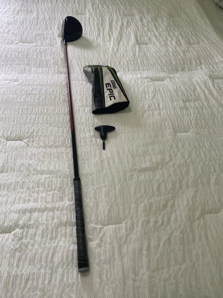 Cabeça ajustável masculina Callaway RH Razr Fit 9.5 com tampa de cabeça de ferramenta de ajuste - Imagem 2 de 4