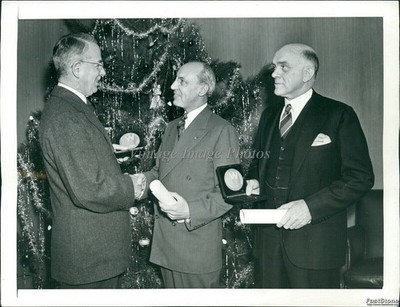 1941 Westinghouse Order Of Merit Given By Chairman A.W Robertson Event Photo 6x8