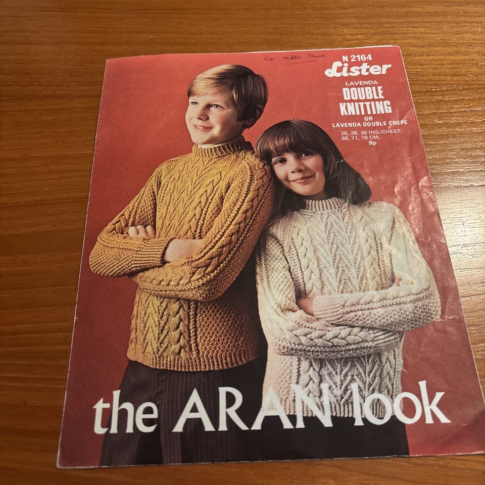 Lister 2164 Double Knitting Boys/girls Aran Look Jumpers 26,28,30 Chest, Writing - Image 2 of 3