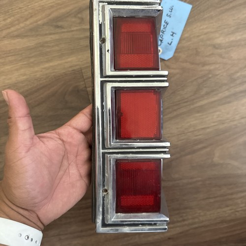 1977- 1989 Chevrolet Caprice Wagon Rear Taillight Assembly LH. Used - Picture 4 of 9