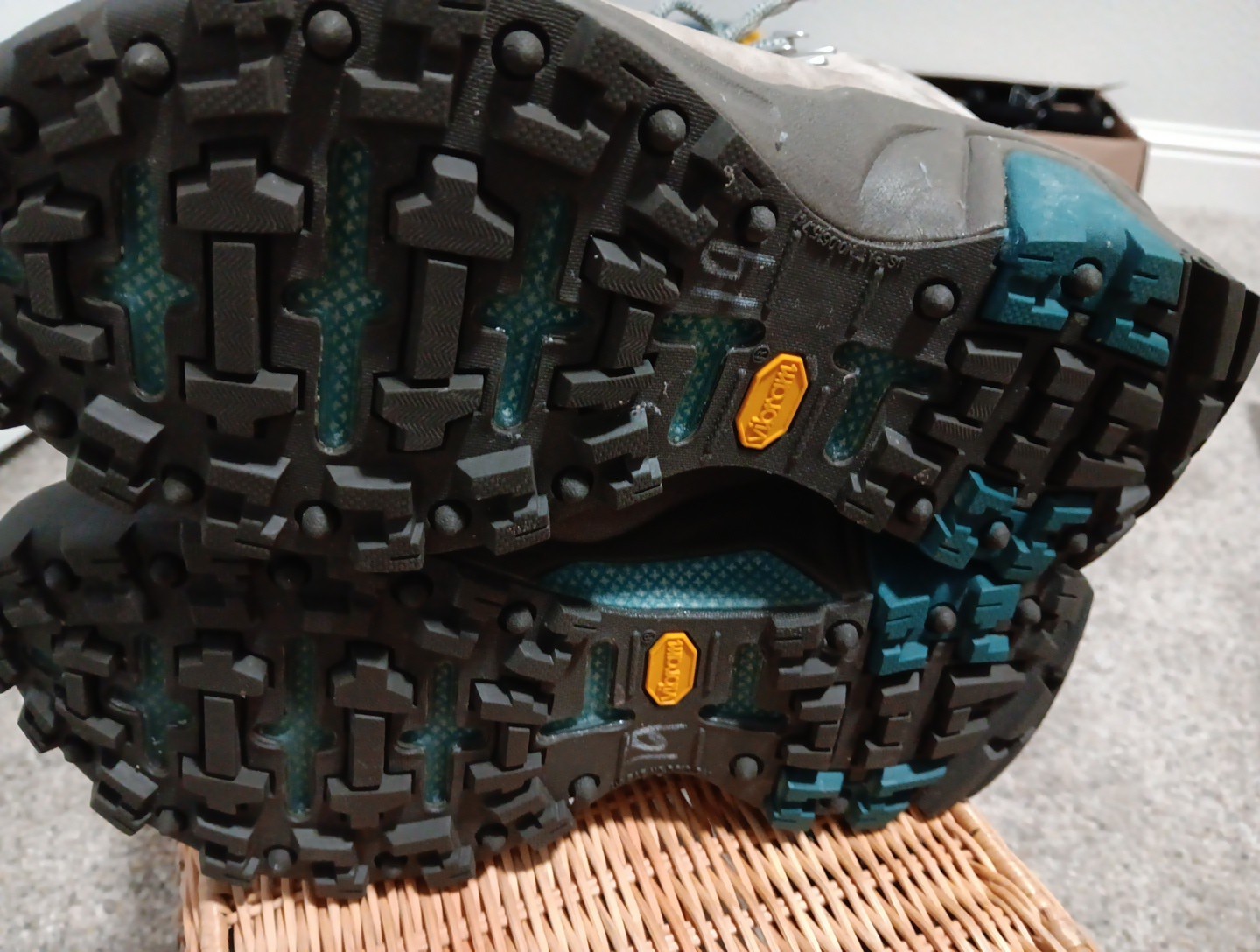 WOMANS PATAGONIA BURLAP HIKERS NWOB thumbnail 4