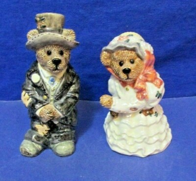 BOYD'S BEAR BRIDE & GROOM BEARWARE POTTERY Salt & Pepper Shaker Set