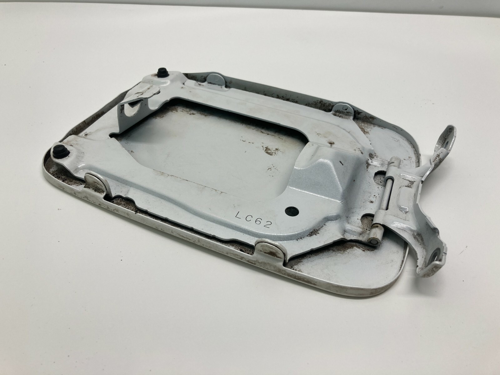 2000-2006 Mazda MPV Fuel Filler Door Lid Gas Cover 25D Whitewater Pearl OEM thumbnail 7