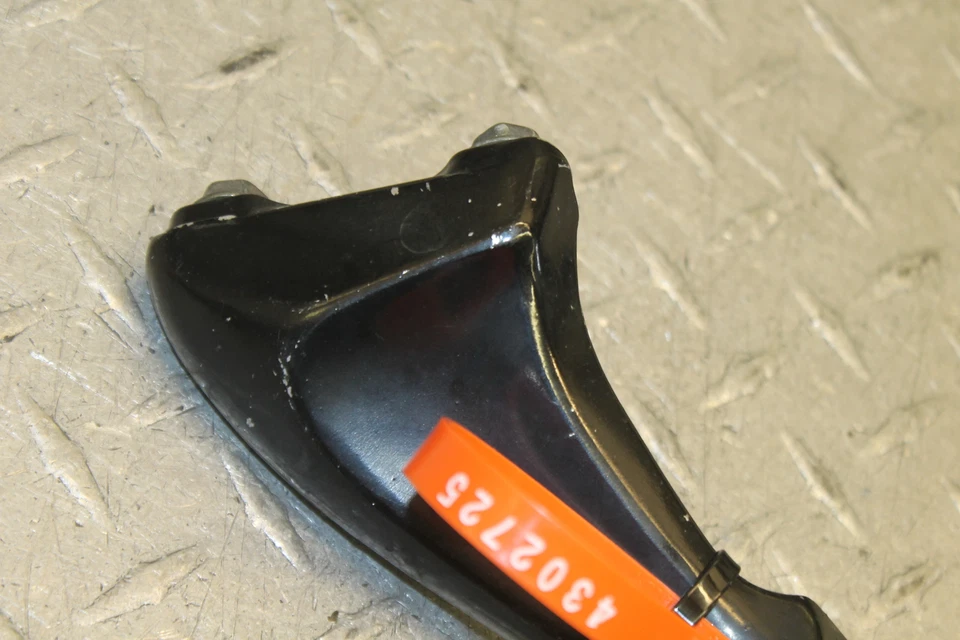 Suzuki TL1000R 2001 clavija trasera izquierda pasajero Foto 2 de 4