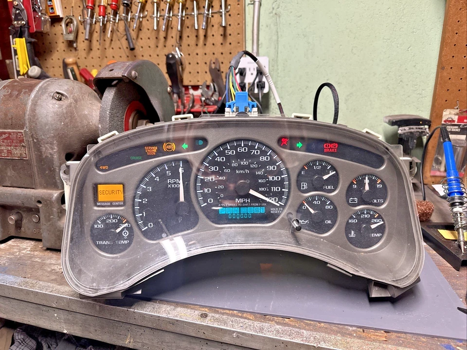 GMC Chevy Denali Yukon Sierra Tahoe Silverado 1999-2002 programa de kilometraje en clúster Foto 2 de 4