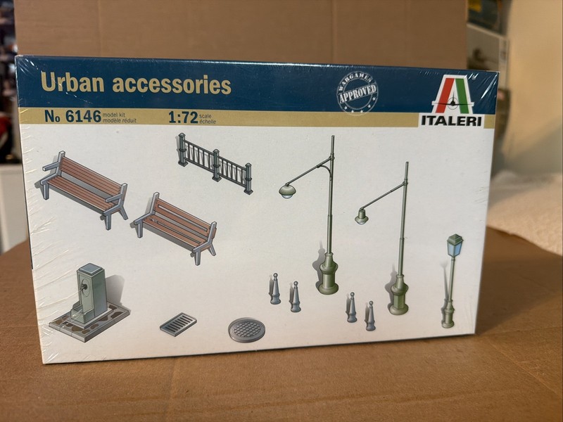 DIORAMA! ITALERI MODEL KIT 6146 1:72 WW2 URBAN ACCESSORIES