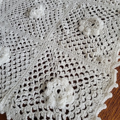 Afghan Granny Square ALL White Crochet 3D Flowers Open Weave Serrated Edge - Picture 4 of 9