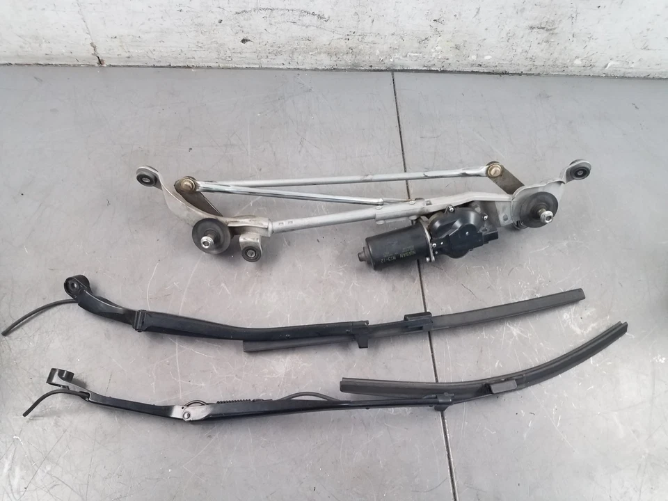 Nissan GT-R GTR R35 Windshield Wiper Motor / Arms #8000 M5 - Image 2 of 4