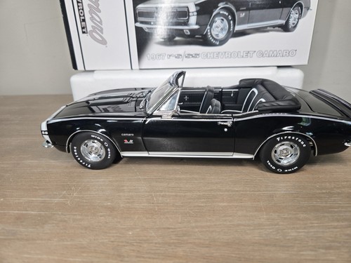 Exact Detail 1:18 1967 Camaro Convertible RS/SS 396, #693 of 1000 - Picture 3 of 16