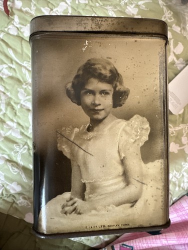 ANTIQUE E.I & Co LTD SHIPLEY YORKS GEORGE VI QUEEN ELIZABETH II ROYAL FAMILY TIN - Picture 9 of 10