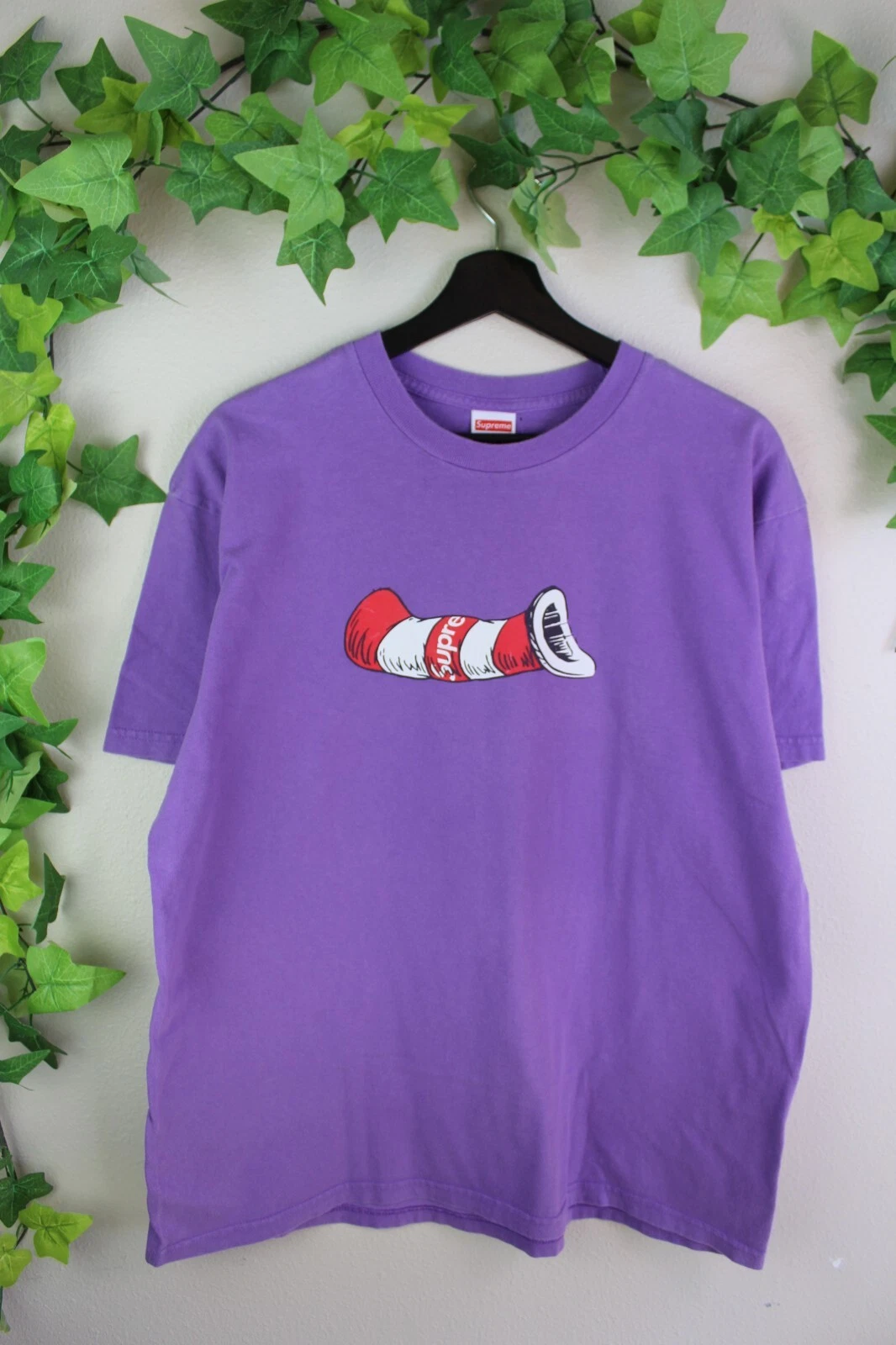 Tee shirt Supreme New York Cat In The Hat Dr Seuss adulte grand violet FW18 RARE