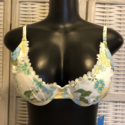 NWT Cupshe Bikini Top Size Medium White Floral yellow Blue green