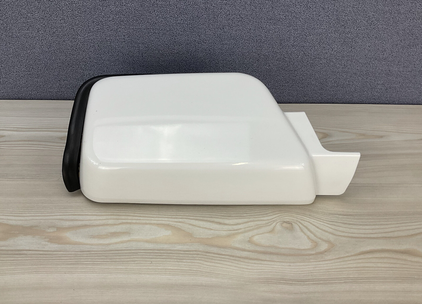 ⭐️2006-2010 Hummer H3 Driver Side (Left) Hood Cowl Air Duct Vent Cap. White. OEM