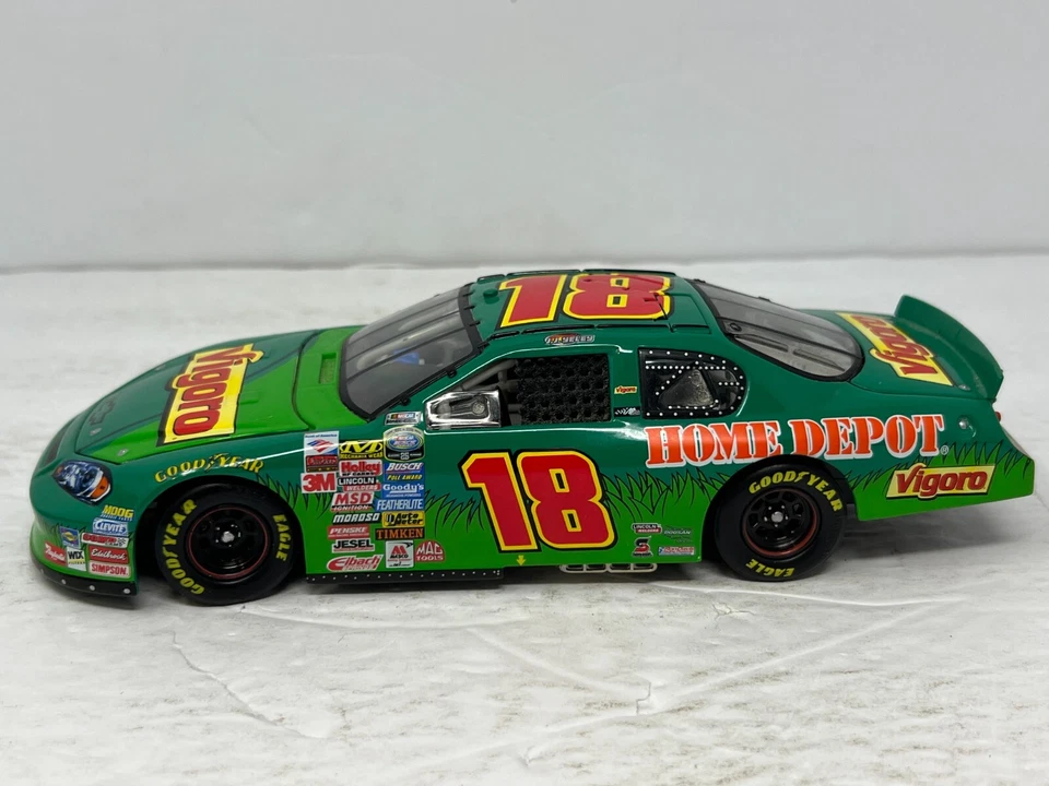 Action Nascar #18 JJ Yeley Vigoro Monte Carlo GM Dealers (1 de 24#) 1:24 Diecast Foto 3 de 4