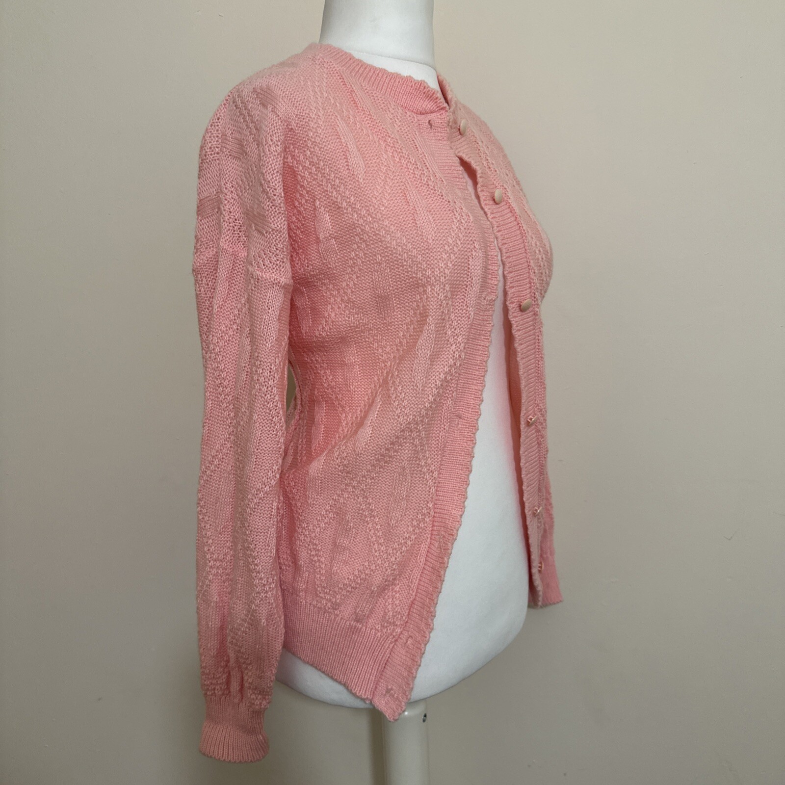 TRUE VINTAGE CARDIGAN BABY PINK CABLE KNIT ACRYLIC RETRO NOSTALGIA UK 14 P2P 46”