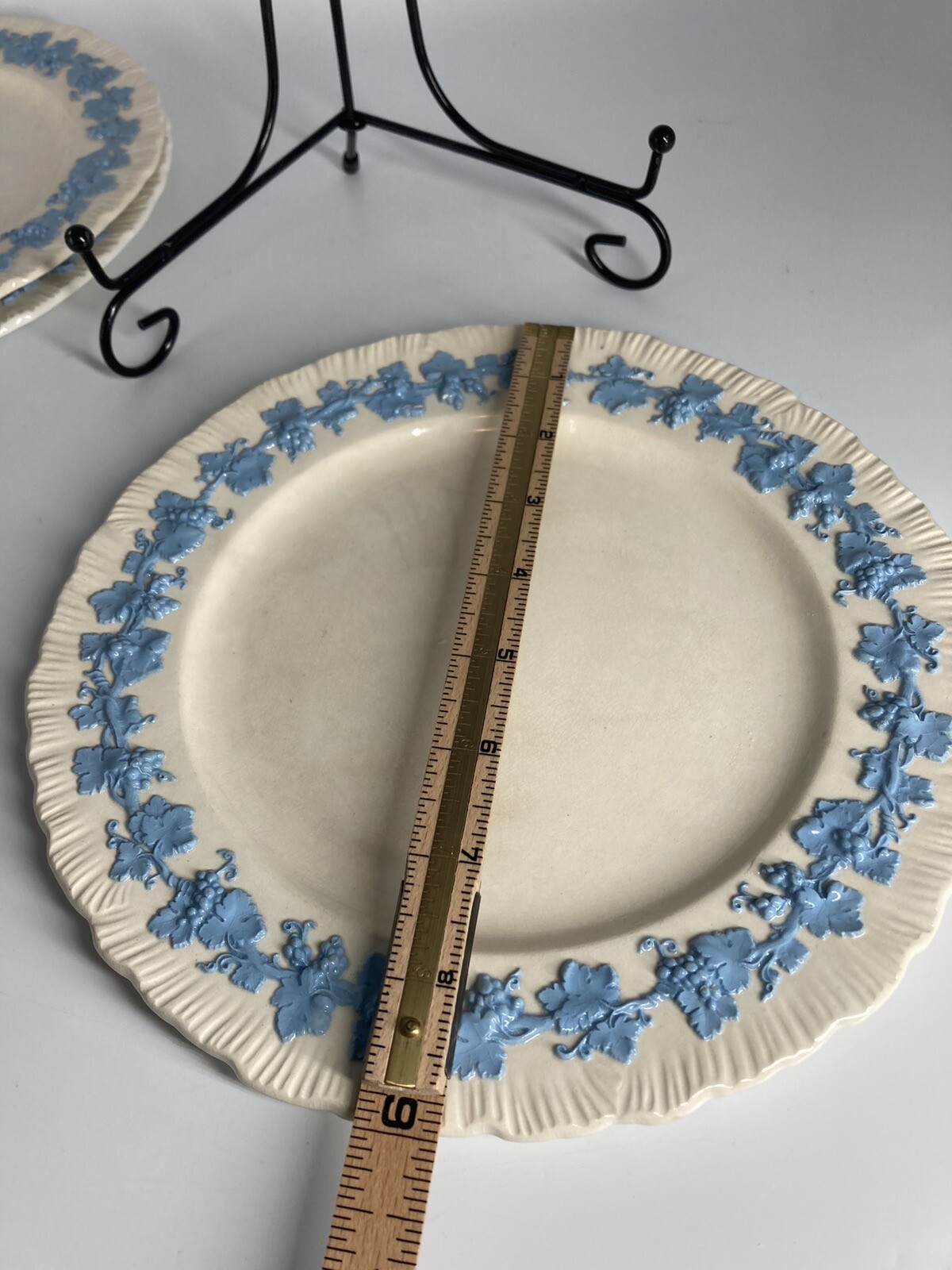 Vintage Wedgewood Embossed Queensware Dinner Plates 9” 3258 Set 3 eBay