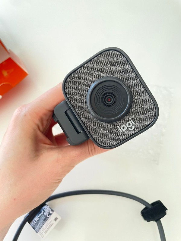 Logitech StreamCam 1080P HD 60fps Streaming Webcam, Graphite w/ Monitor Mount