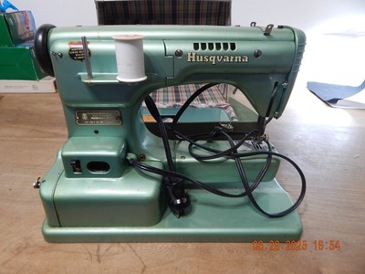 Vintage Husqvarna Viking Automatic Sewing Machine Type 21A Green