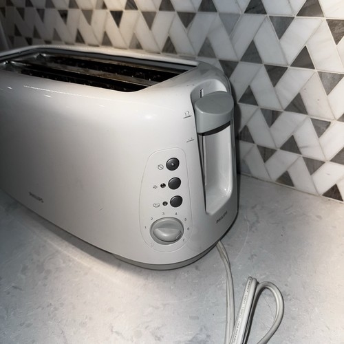 Philips 4 Slice Toaster Wide Slot with Defrost & Bagel Modes Model HD2548 Tested - Picture 3 of 5