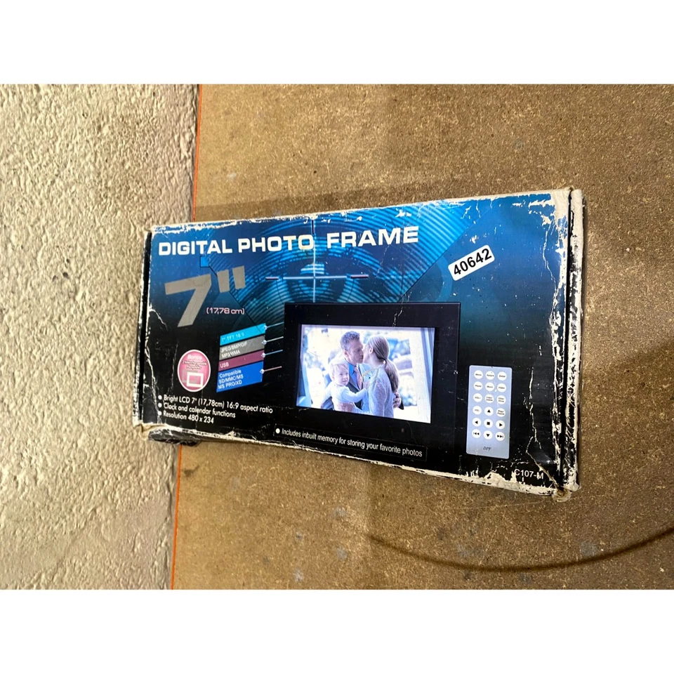 Cibox C107M Digital Photo Frame Black Corded 7" TFT LCD Screen w/ Accessories - Image 2 of 4