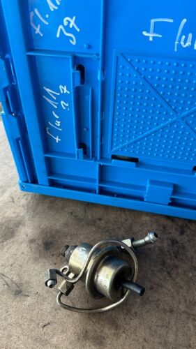 Mercedes W126 R129 W124 W201 Pressure Regulator Fuel 0438161001 Bosch - Picture 2 of 5