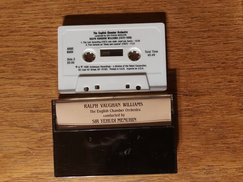 Sir Yehudi Menuhin conducts Vaughan Williams Cassette - Picture 2 of 2