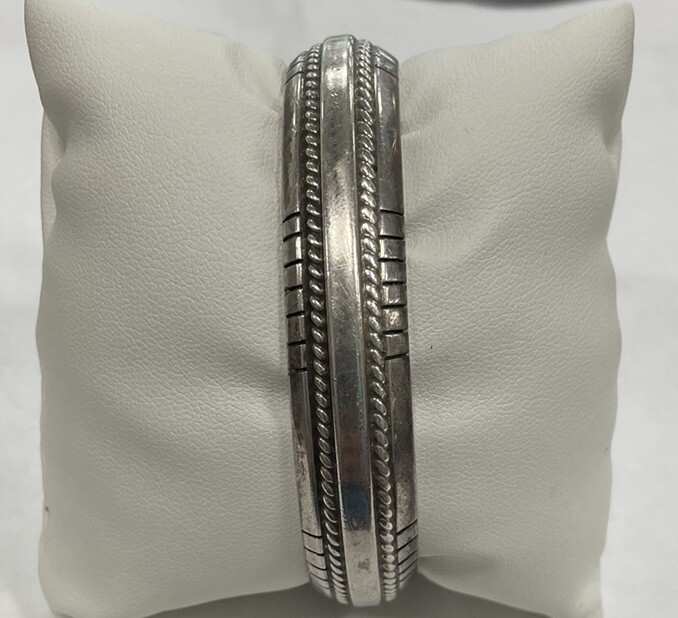 アクセサリー TAHE navajo bangle vintage Vintage Native American TAHE Sterling Silver Bangle Bracelet