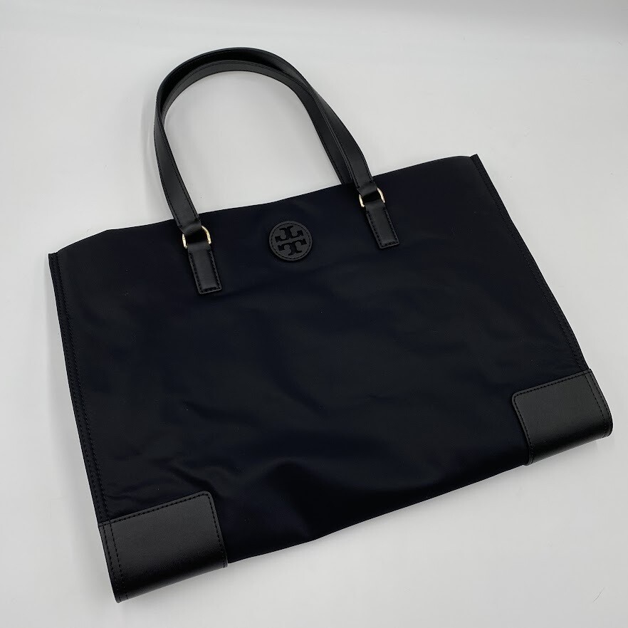 Tory Burch ☆ NYLON TOTE BAG [正規品/関税込] Tory Burch Nylon Large Tote Lightweight Shoulder Handbag