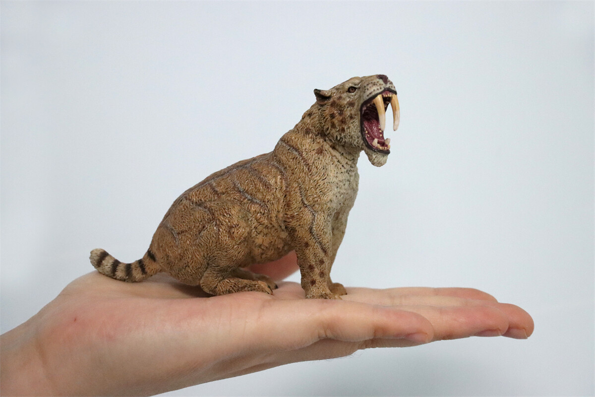 TNG Machairodus Smilodon Model Saber-toothed Tiger Animal Figure