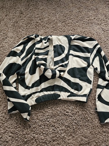 H&M Cropped Hooded Sweatshirt juniors Black Cream swirl Print Size 14Y EUC - Picture 3 of 10