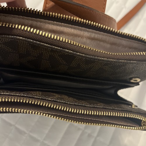 Michael Kors Brown & Tan Signature Crossbody Organizer 2 Zipper Large Logo - Picture 5 of 10