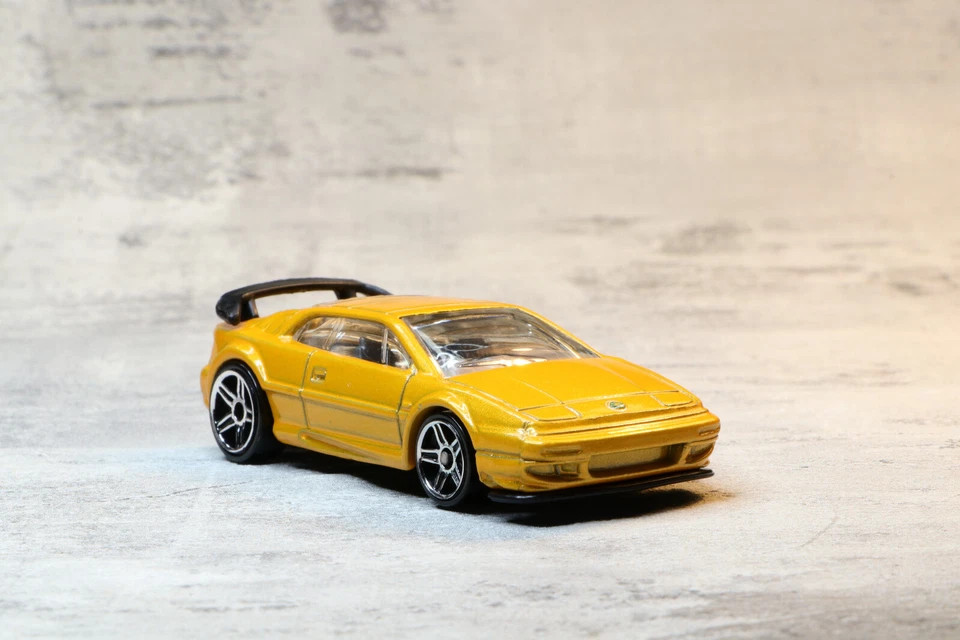 Rare Hot Wheels Lotus Esprit Diecast Car Model Yelow 2001 Mattel HW Exotics — 第 2/4 张图片
