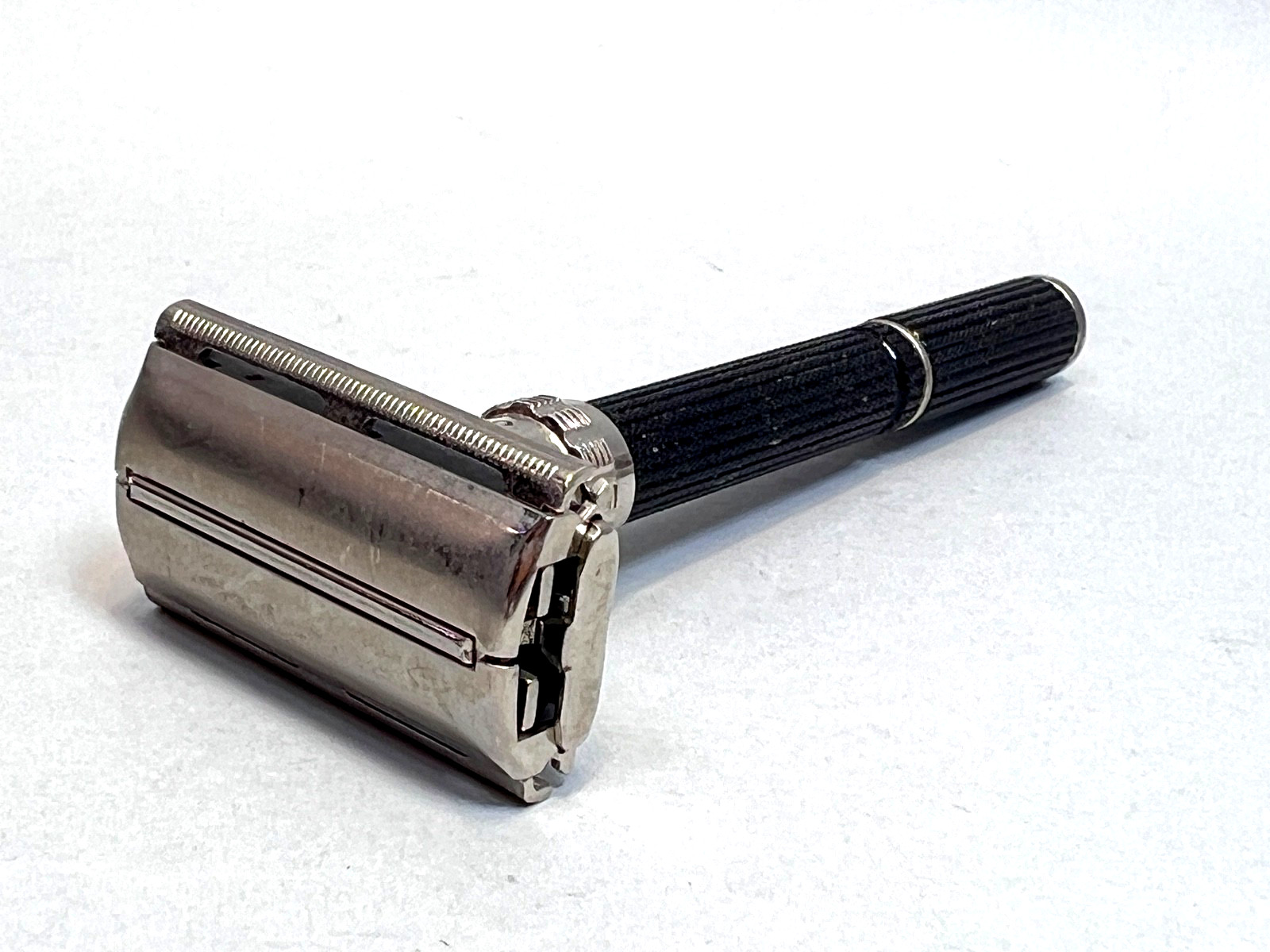 1977 USA Gillette Super Adjustable 1-9 TTO Black Long Handle Safety Razor X-2