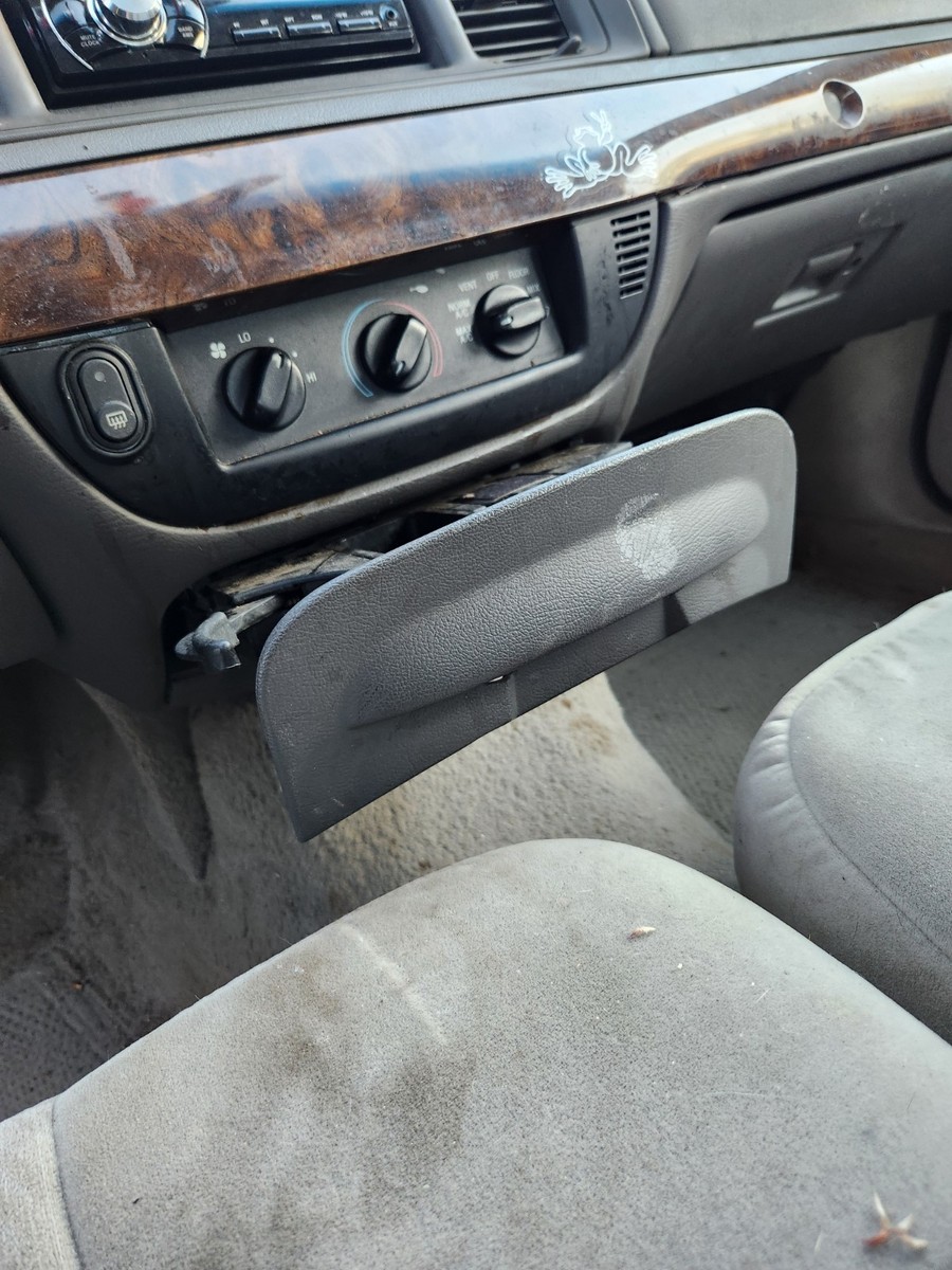GOOD Greystone 03-11 CROWN VICTORIA GRAND MARQUIS DASH CUP HOLDER