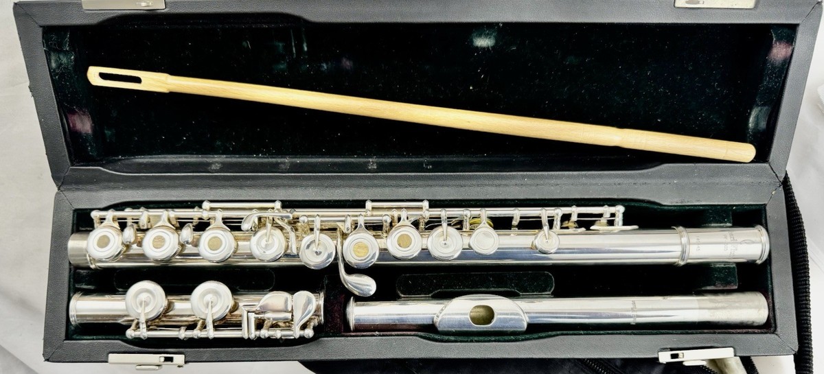 Pearl PF-505E Flute Silver Plated Closed Hole C Foot w/ Case