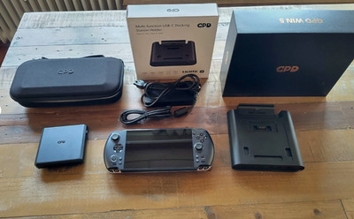 GPD Win 5 / Ryzen AI Max+ 395 / Radeon 8060S / 32GB Ram / 2TB / Dock / Case