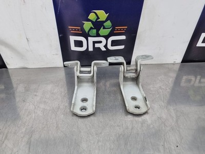 SUZUKI GRAND VITARA 05-11 5DR ESTATE DOOR HINGES FRONT PASSENGER PEARL WHITE