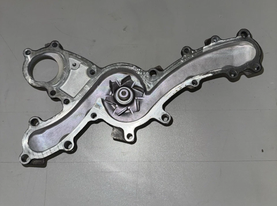2015 TOYOTA SIENNA 3.5ltr V6 WATER PUMP AISIN GENUINE OEM USED PART 16100-09442 - Image 4 of 4