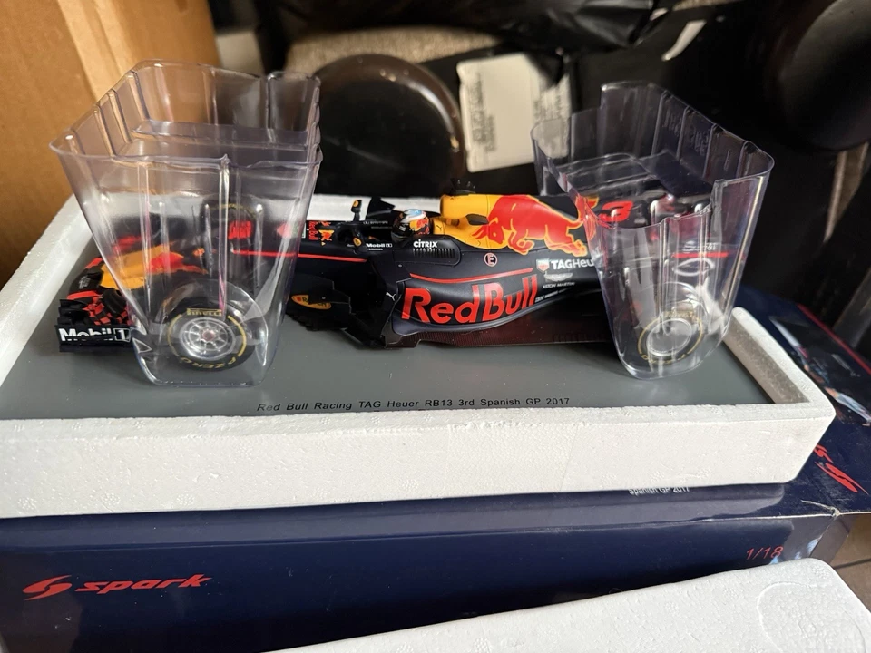 2017 Daniel Ricciardo Red Bull RB13 3rd Spanish GP 1/18 F1 Spark Model  - Image 3 of 3