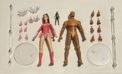 Diamond Select Invincible Lot Of 2 - Atom Eve & Robot Deluxe 7'' Loose Figures