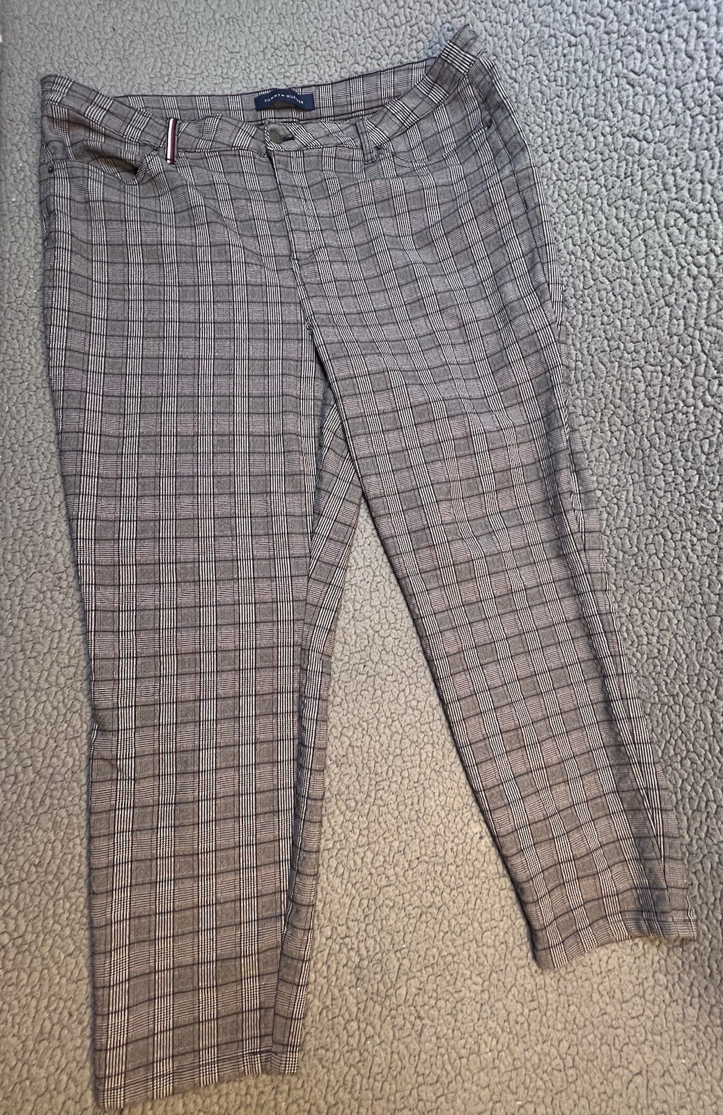 Tommy Hilfiger Flex Plaid Pants Women’s Size 20 W Gray And Black