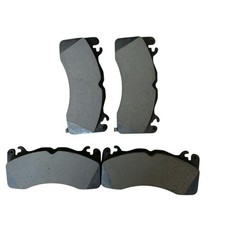 Satz Bremsklötze vorne - FORD Mustang 7 - 2436246