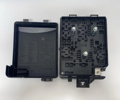 2012-2016 Chevrolet Sonic Fusebox Fuse Box Relay Module 95383532  