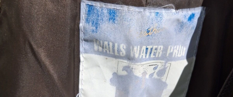 Walls Water Pruf Insulated Advantage Timber Bib Camo Overalls Large Reg 32" seam - Image 4 of 4