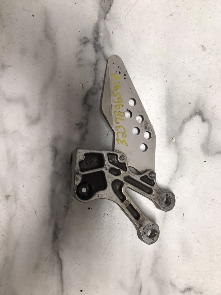 04 Kawasaki ZX10 R 1000 ZX1000 Ninja Front Left Foot Peg Rest
