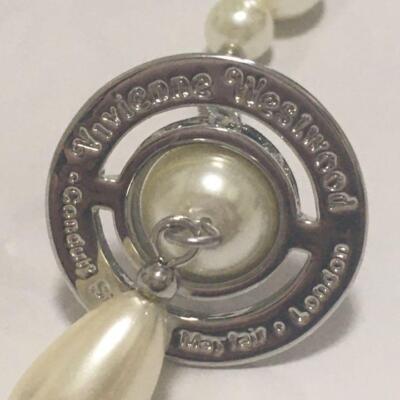 Vivienne Westwood Broken Pearl Necklace Silver w/drawstring Vivienne Westwood Broken Pearl Necklace Silver w/drawstring