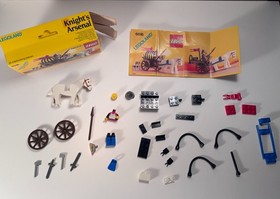 Vintage LEGO 6016 Knights Arsenal + Box, Instructions, 100 complete!