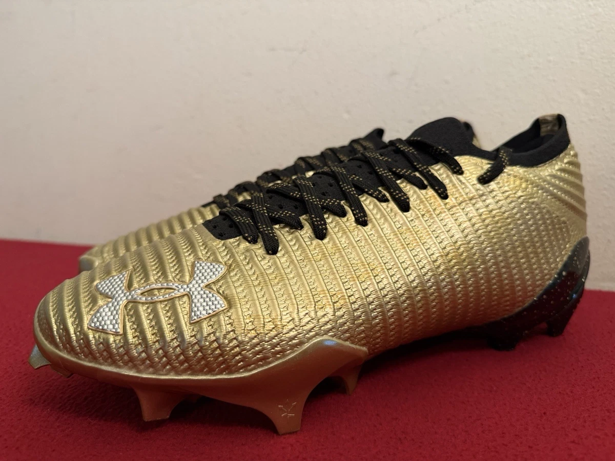 Preços baixos em Ouro dos EUA Under Armour 13 Chuteiras e Tênis de