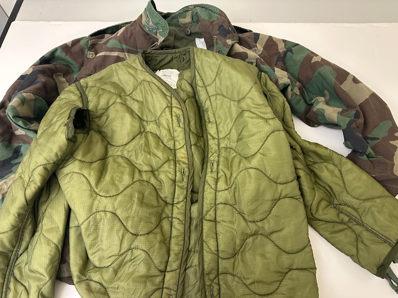 MEDIUM US Army 1980s Military Green Camo Field Jacket Cold Weather Coat + Liner